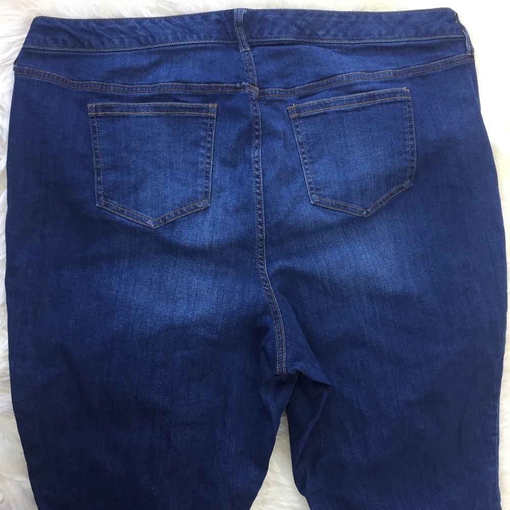 Torrid Girlfriend Jeans 26 R - Picture 4 of 8